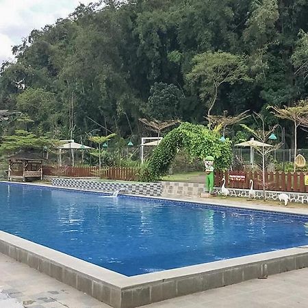 Reddoorz Near Wisata Paribendo Lawang Hotell Exteriör bild