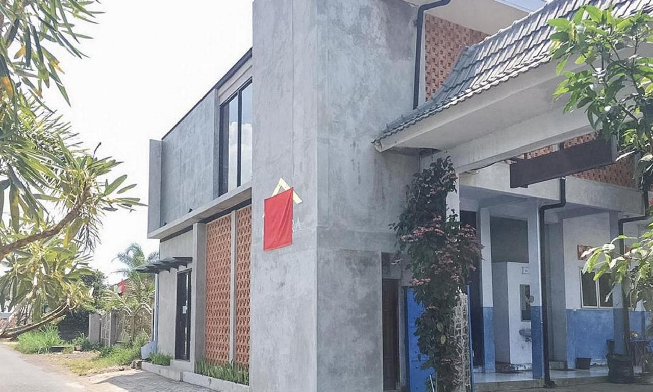 Reddoorz Near Wisata Paribendo Lawang Hotell Exteriör bild